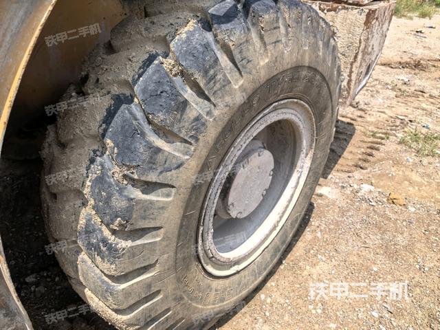 左前轮（行走机构）