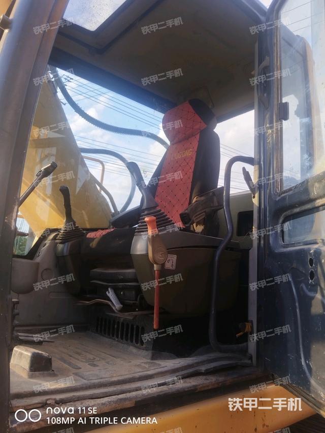 驾驶室整体（整机外观）