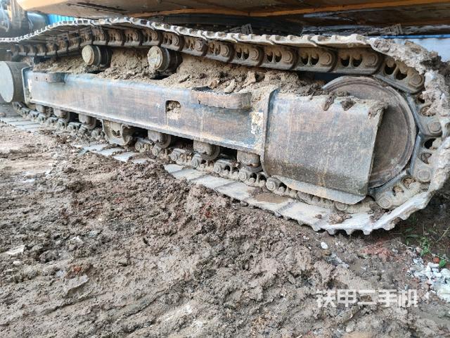 單側(cè)履帶整體（整機(jī)外觀）