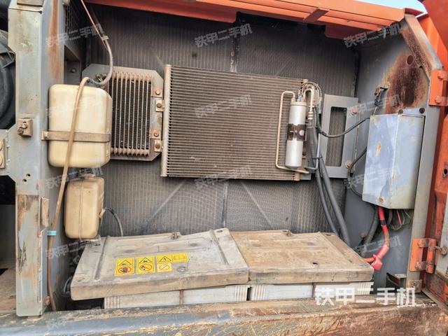 液壓泵斜45?右（大件艙室）