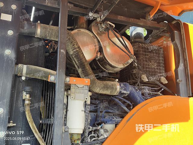 发动机左侧（整机外观及大件）