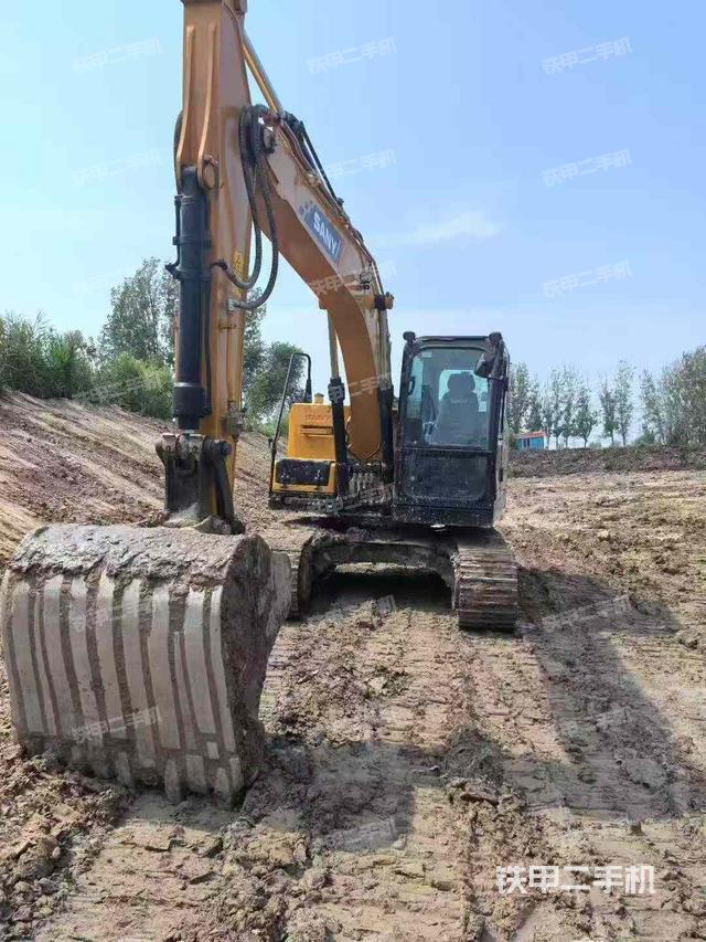 驾驶室整体（整机外观）