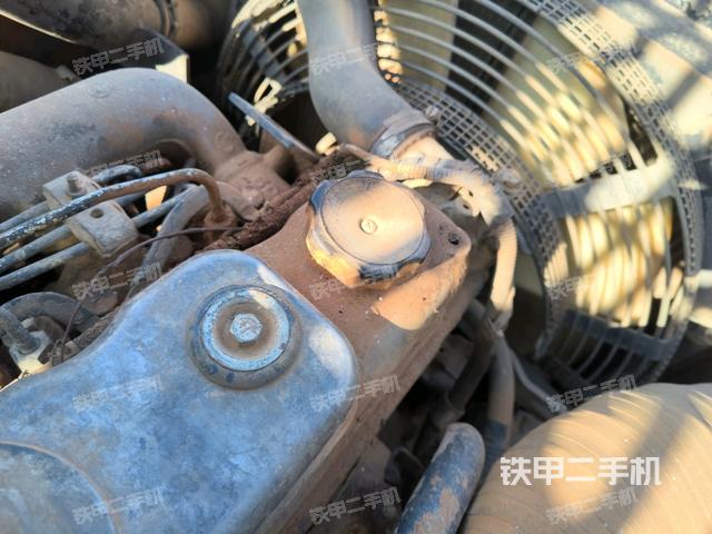 发动机室（上车部件）