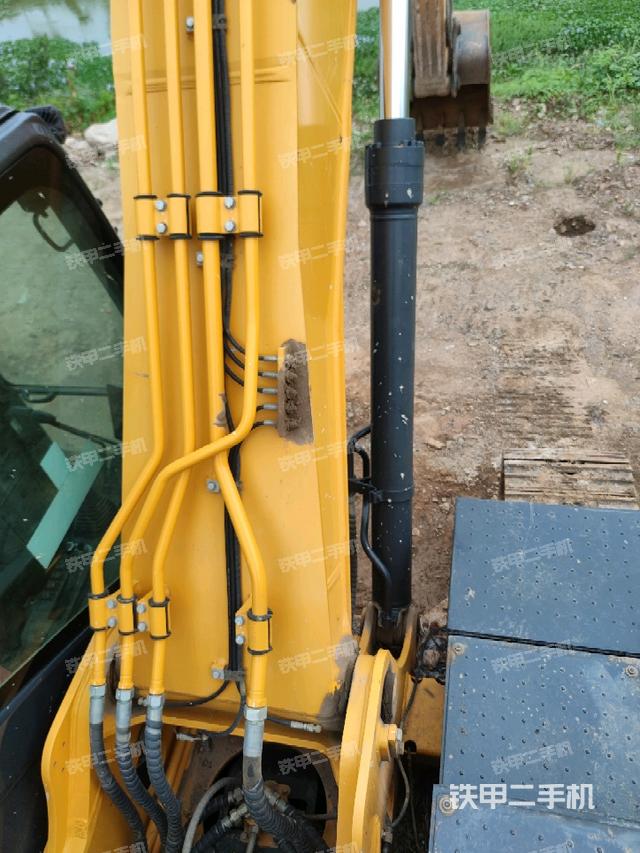 大臂背部俯视（工作和回转装置）