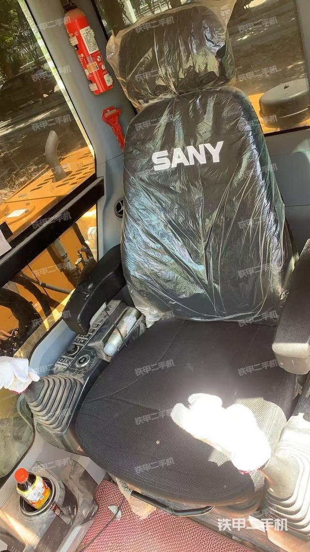 驾驶室整体（整机外观）