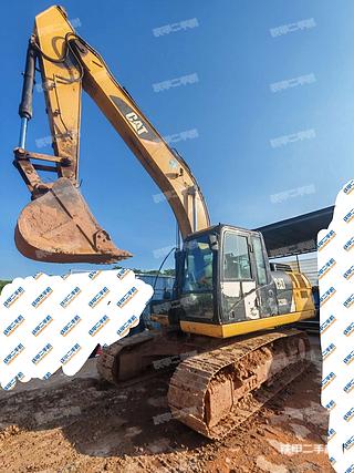 卡特彼勒320D2液压挖掘机实拍图片