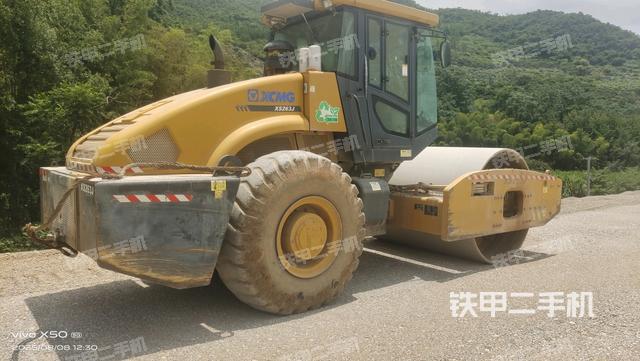 徐工XS263J壓路機(jī)