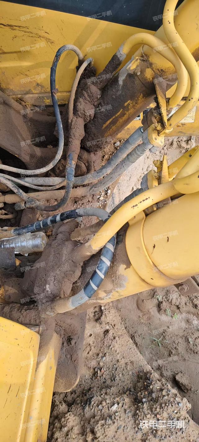 驾驶室顶部（整机外观）