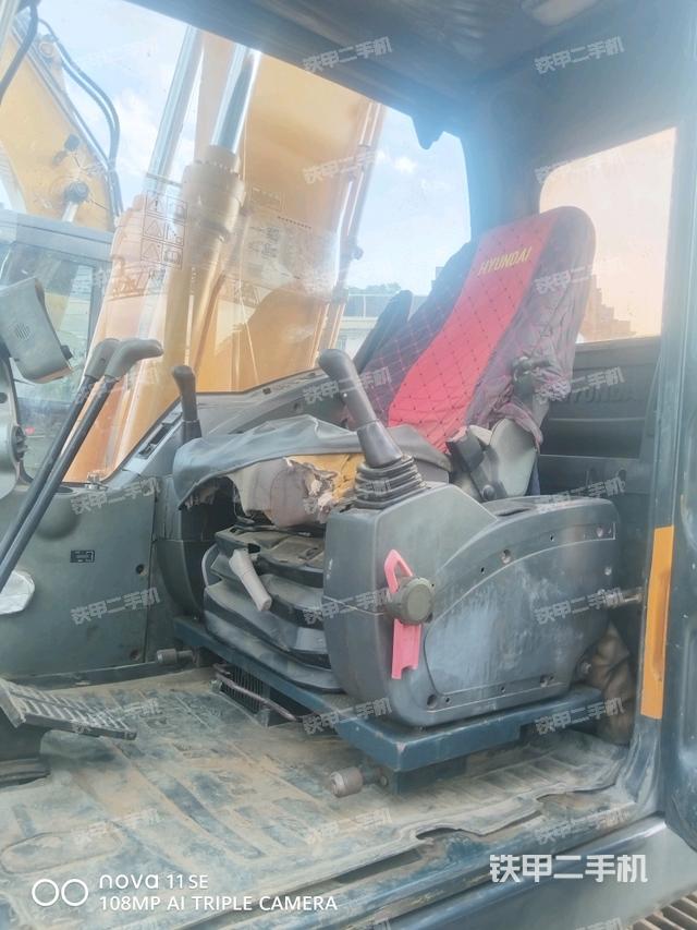 驾驶室整体（整机外观）