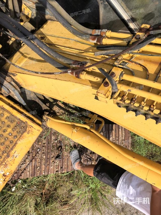 大臂根部 斜视（工作和回转装置）