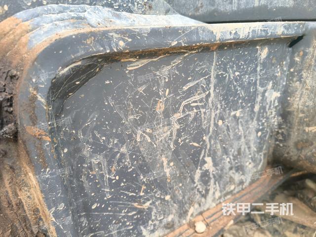 转盘和下车架正前（工作和回转装置）