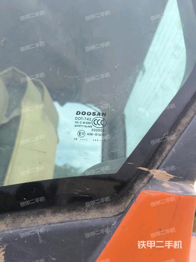  驾驶室正侧（驾驶室部分）