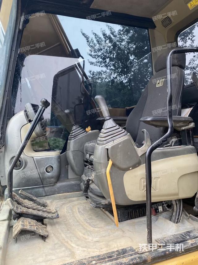 驾驶室整体（整机外观）