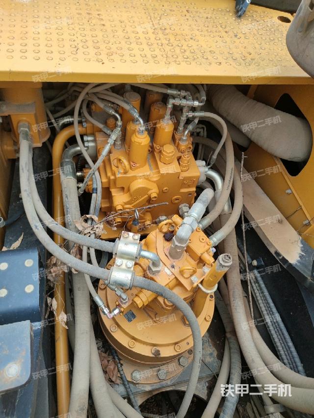 回轉(zhuǎn)馬達（上車部件）