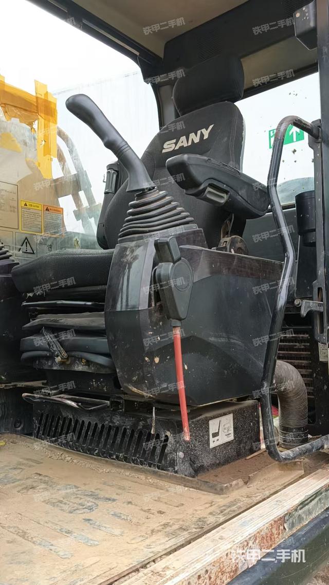 驾驶室整体（整机外观）