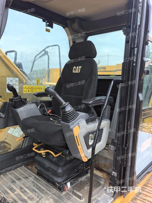 驾驶室整体（整机外观）