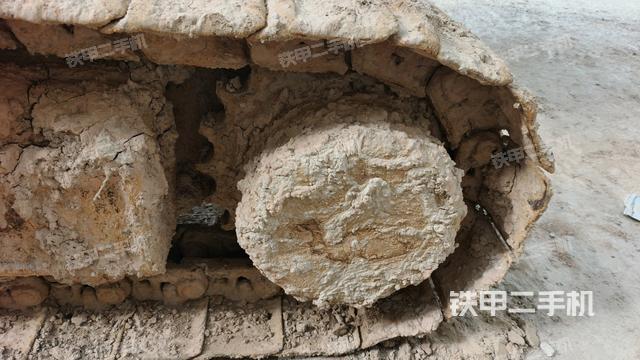 右驱动轮（行走机构）