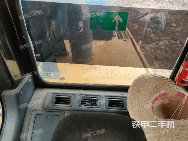 座椅后部（駕駛室部分）