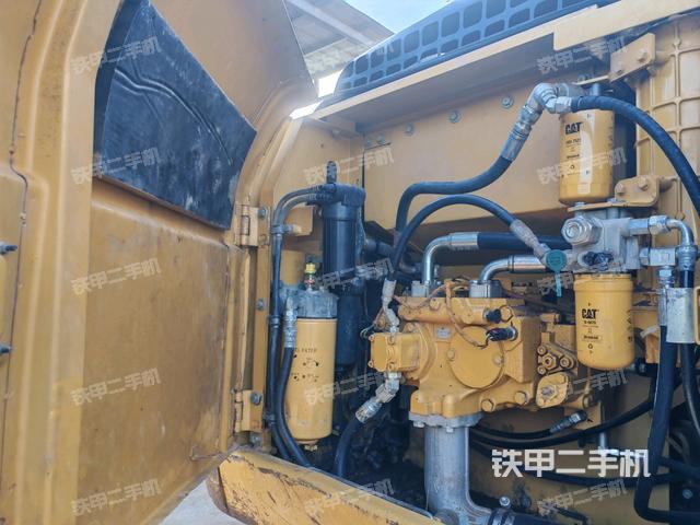 電瓶（大件艙室）