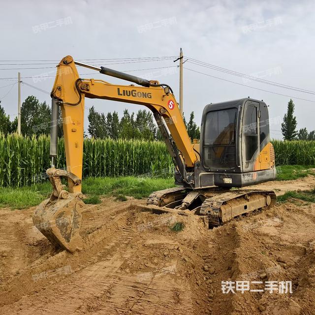 驾驶室整体（整机外观）