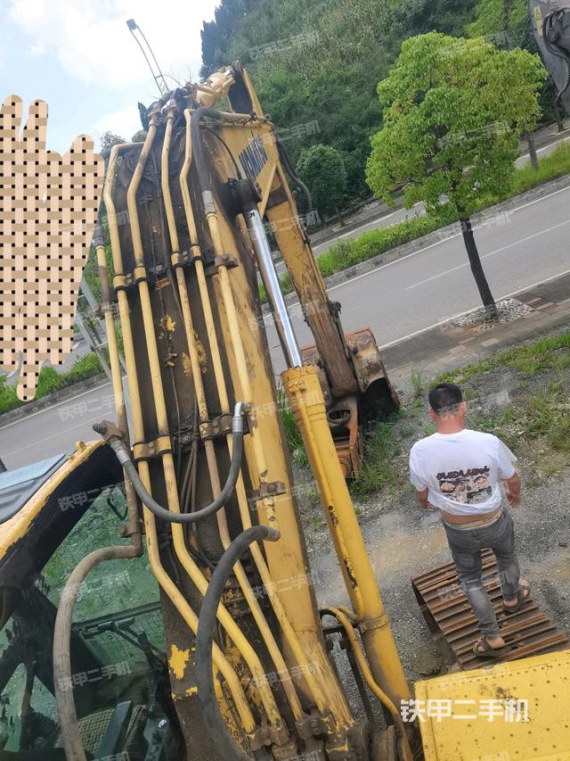 大臂背部俯视（工作和回转装置）