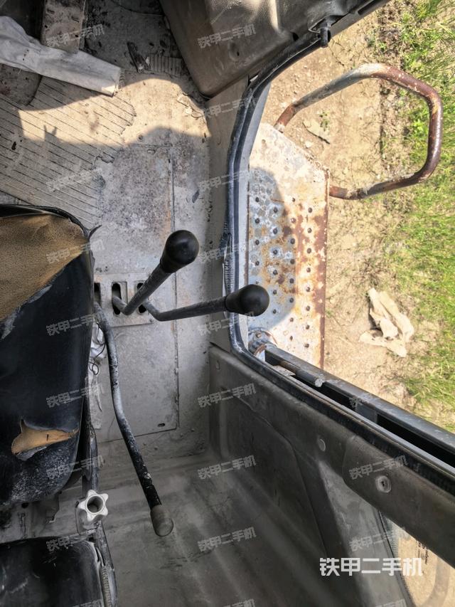 驾驶室内部（驾驶室部分）