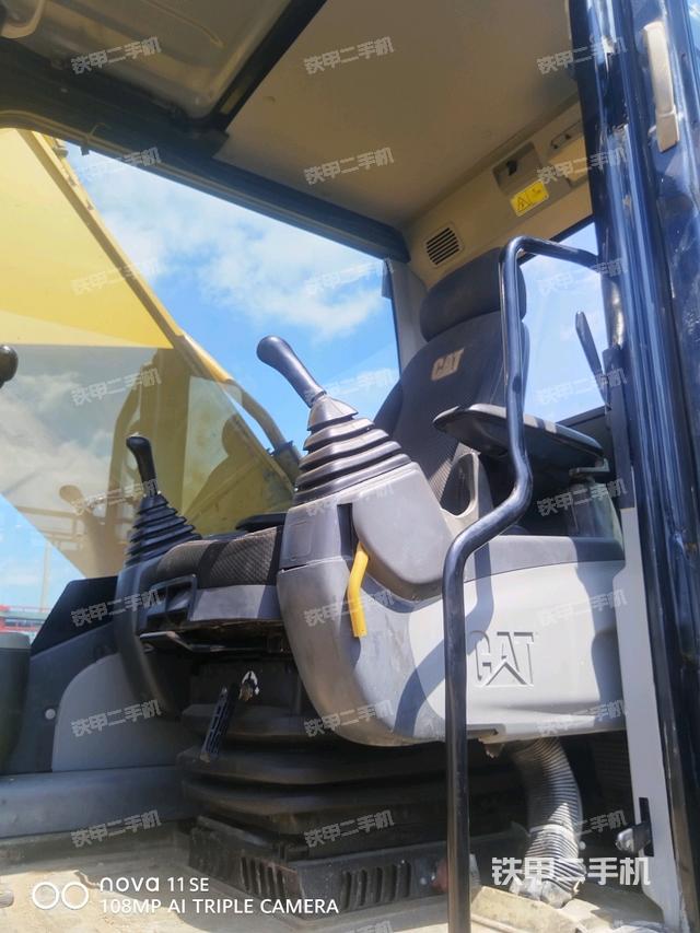 左后方玻璃角标（驾驶室部分）