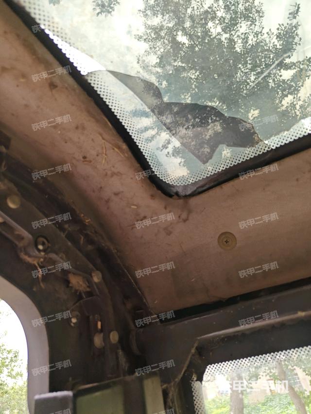 座椅右側(cè)控制臺/鑰匙門/油門/含右手柄（駕駛室部分）