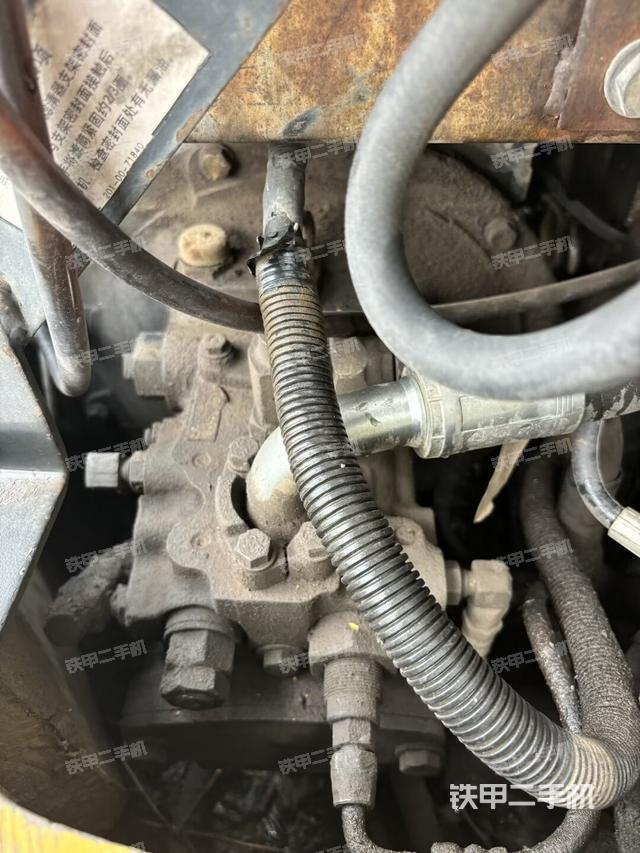 液壓泵艙室正面整體（整機(jī)外觀）