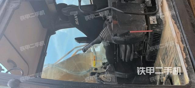 驾驶室整体（整机外观）