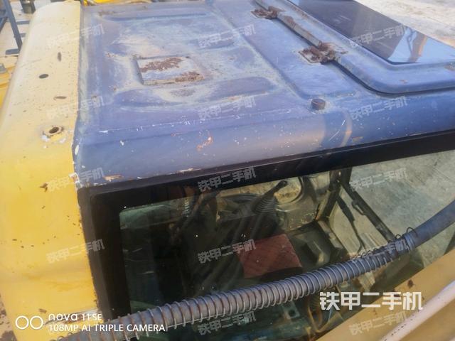 驾驶室顶部（整机外观）