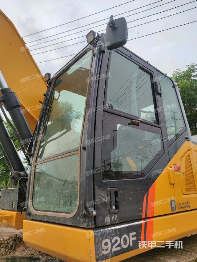 驾驶室左前45度（驾驶室部分）