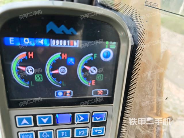 座椅左侧控制台/音响/含左手柄（驾驶室部分）