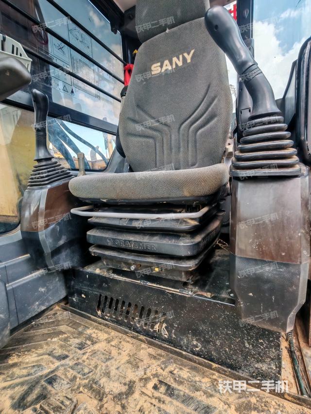 驾驶室整体（整机外观）