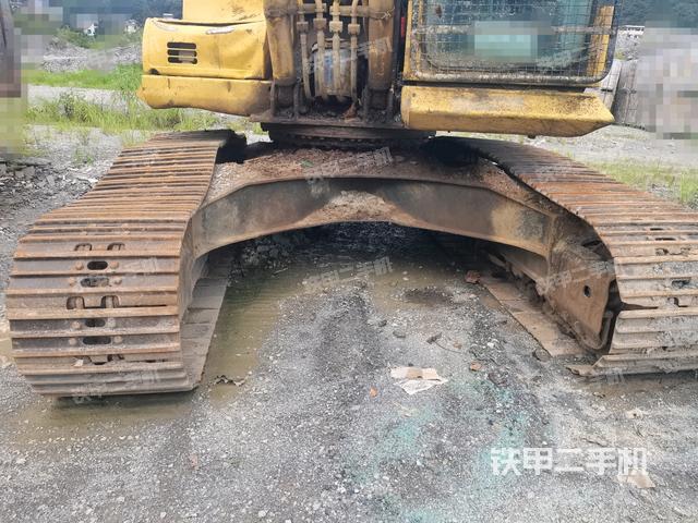 转盘和下车架正前（工作和回转装置）