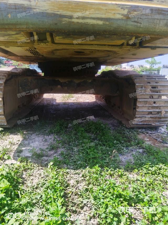 转盘和下车架正前（工作和回转装置）