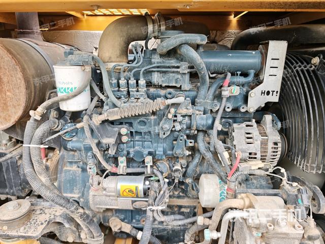 发动机室（上车部件）