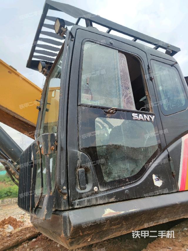 駕駛室左前45度（駕駛室部分）