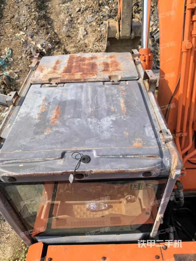 駕駛室頂部俯視（上車部件）