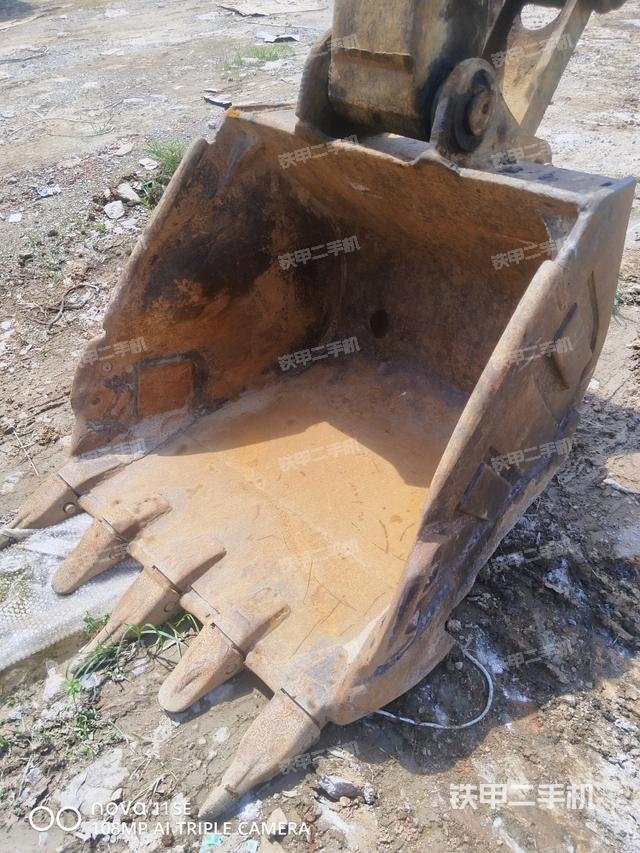 铲斗右后整体（工作和回转装置）