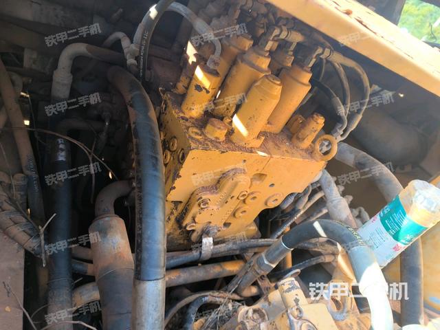 气门室盖螺丝特写（上车部件）