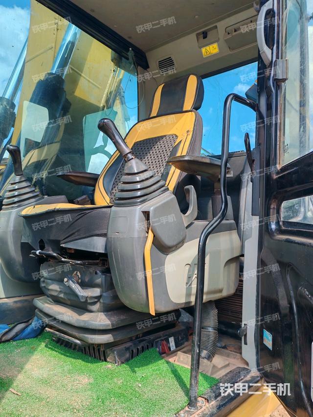 驾驶室整体（整机外观）