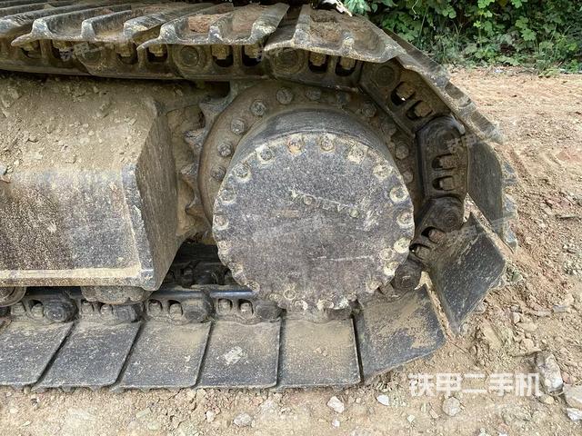 右驅(qū)動輪（行走機(jī)構(gòu)）