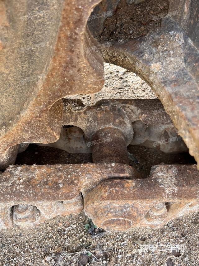 右驱动轮（行走机构）