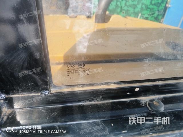 后窗玻璃角标（驾驶室部分）