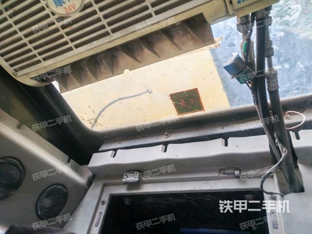 左后方玻璃角标（驾驶室部分）