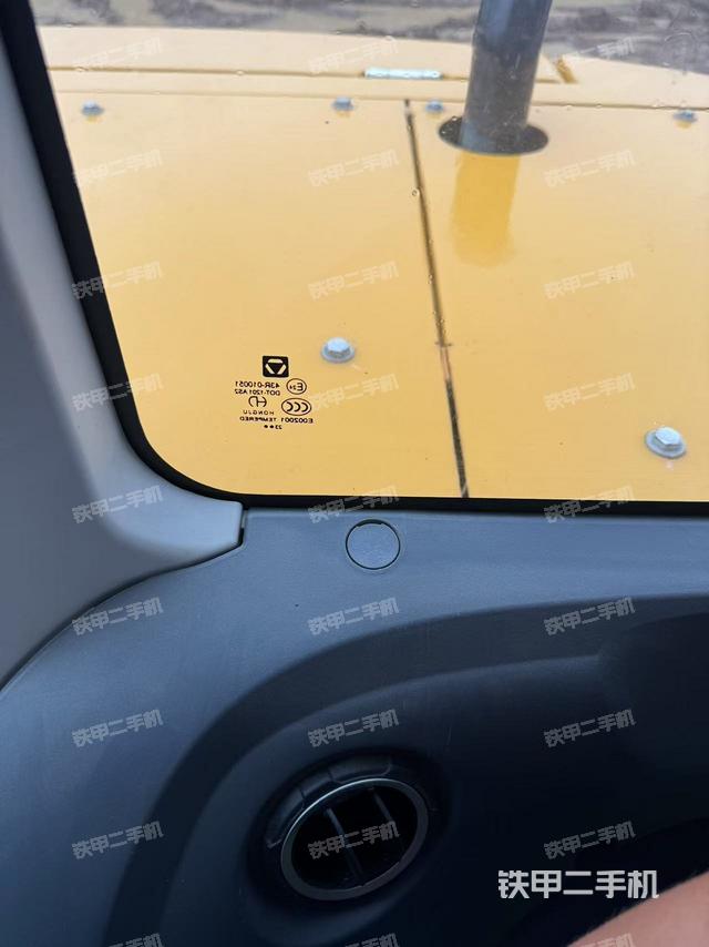 后窗玻璃角标（驾驶室部分）