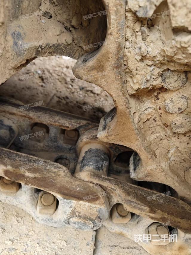 單側(cè)履帶整體（整機(jī)外觀）