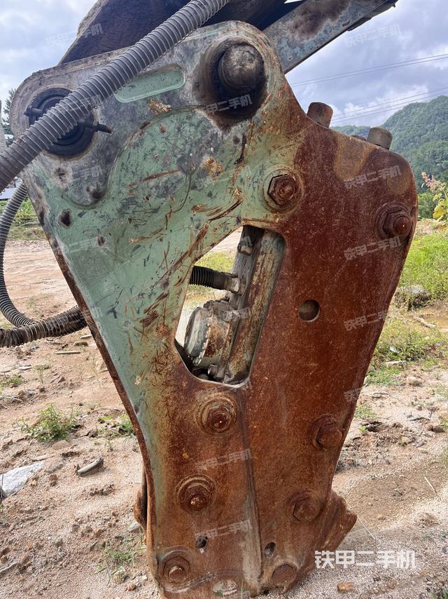 铲斗右后整体（工作和回转装置）