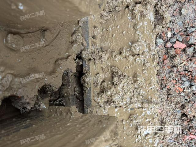 右驱动轮（行走机构）